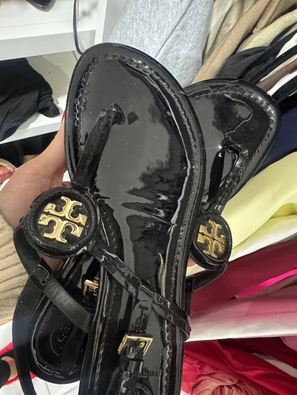 Tory Burch Black Patent Leather Gold Logo Thong Sandals - Picture 3 of 3